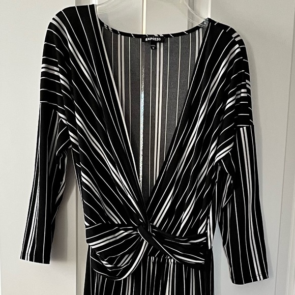 Express Stretch V-Neckline Knotted Waist Jumpsuit - Picture 2 of 7